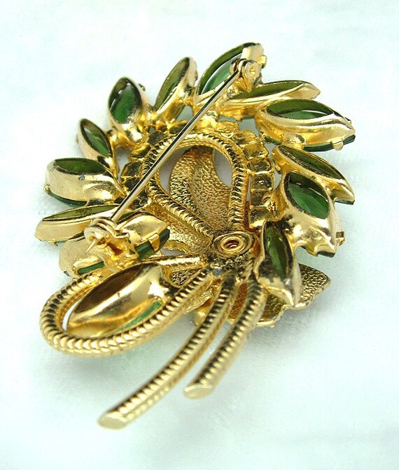 Vintage Juliana Brooch Emerald Green Stones Large Gold Leaf