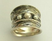Pearls ring - Sterling silver wide ring with fresh water pearls - Bubbling emotions 2 .