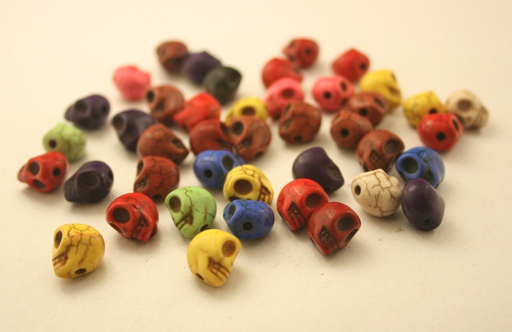 40 pcs. Tiny Colourful Skull Head Beads Charms Decorations Findings. SPB40