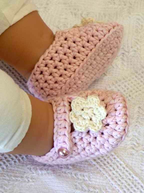 Easy Peasy Mary Jane Booties Crochet Pattern by bubnutPatterns