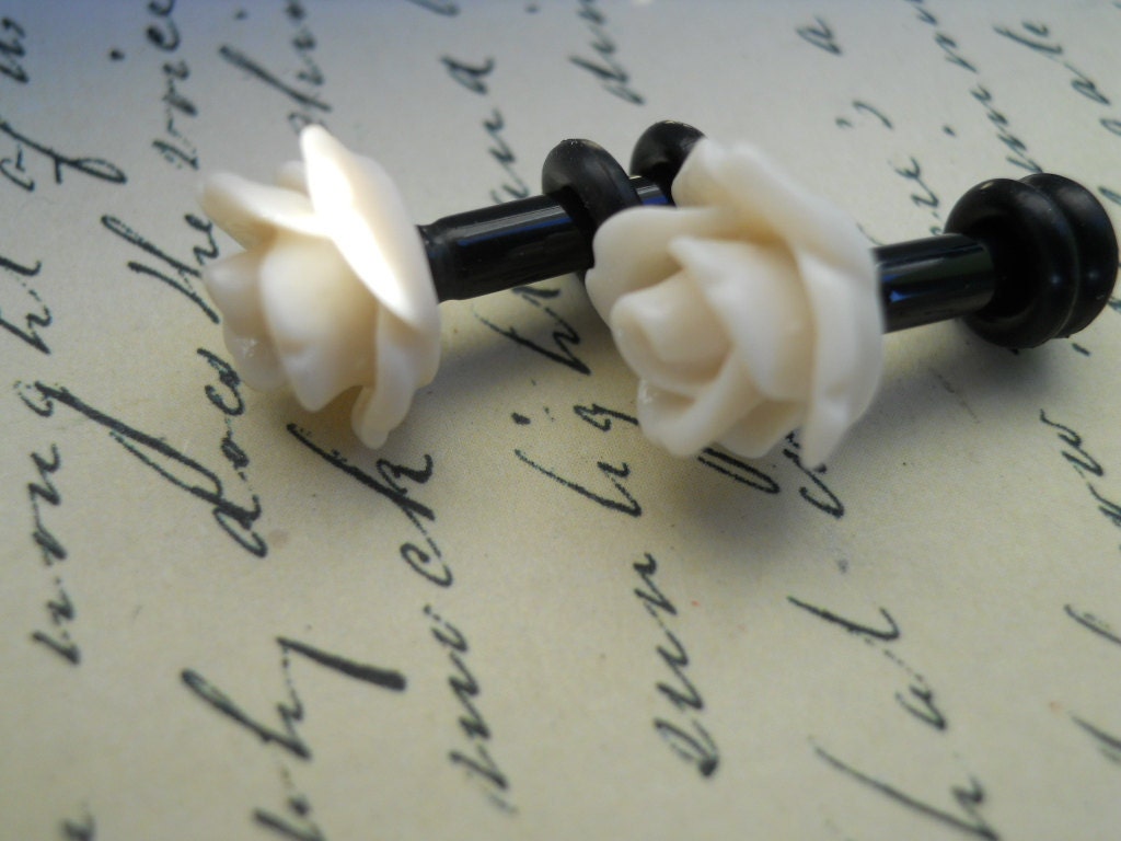 Gauges-Flower Plugs-Cream Roses
