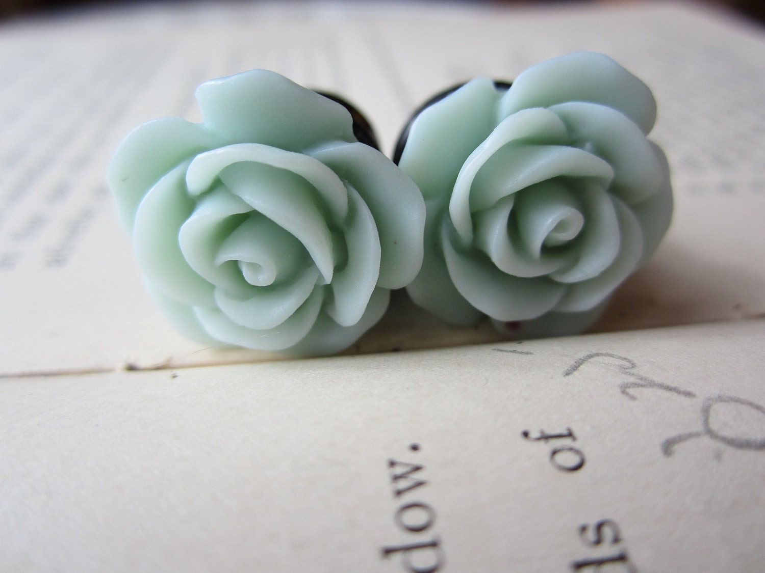 Plugs-Gauges-Mint Green Roses-10g, 8g, 6g, 4g, 2g, 0g, 00g, 1/2g, 13mm, 7/16g