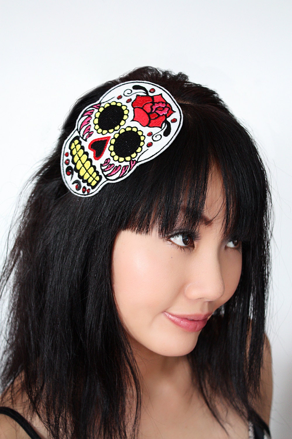 Sugar skull headband Dia de los muertos, in white with red rhinestones
