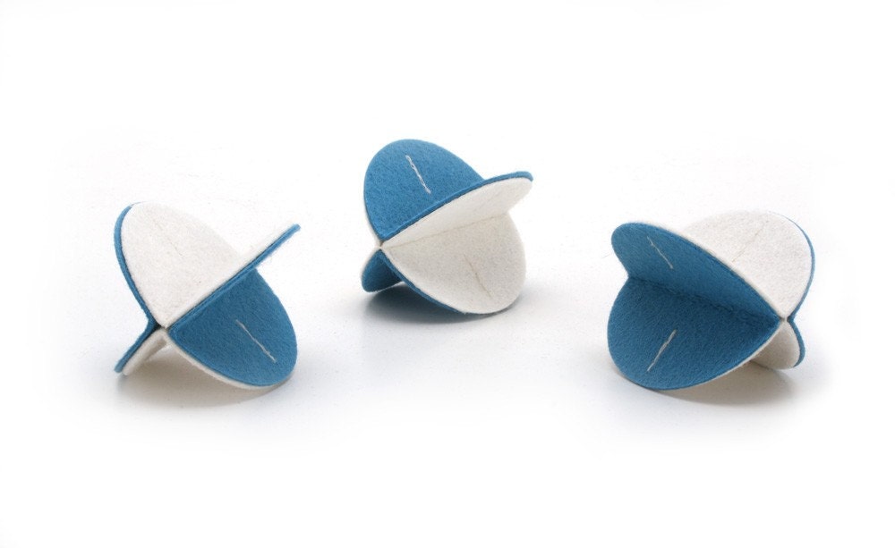Holiday Felt Rollers Cat Toys - Blue and White Festival of Lights LIMITED EDITION