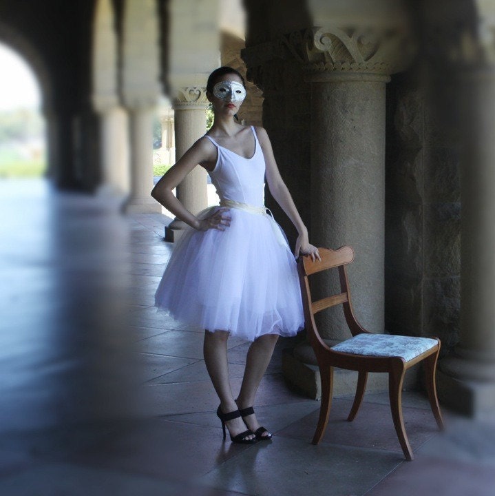 Short tutu tulle skirt for women and teens. Custom length of your choice.
