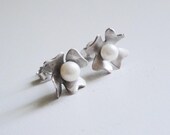 sterling silver wedding pearl flower earring studs, fresh water pearls