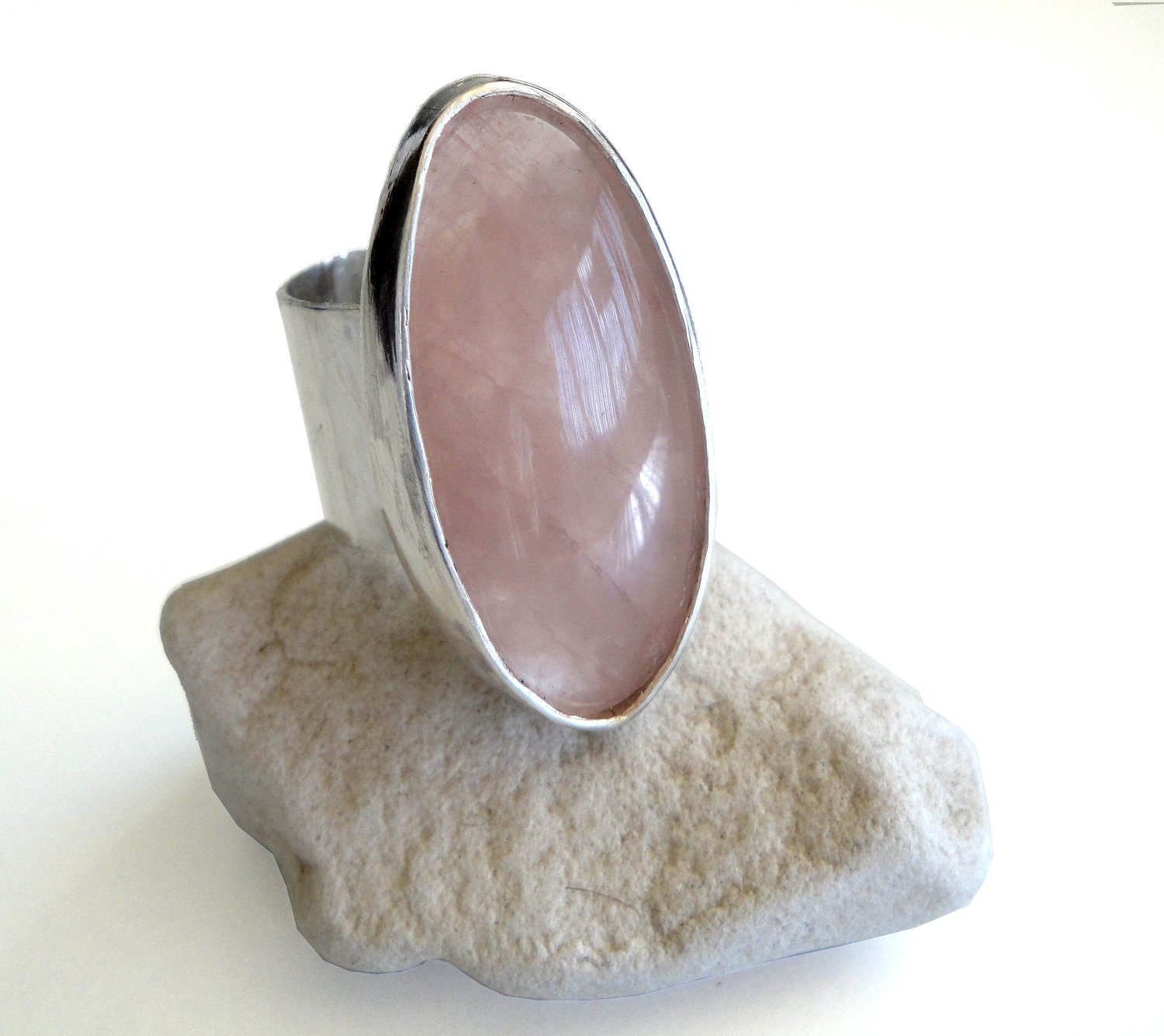 sterling silver stone ring, light pale pink oval quartz big stone ring, gemstone ring, natural quartz stone ring
