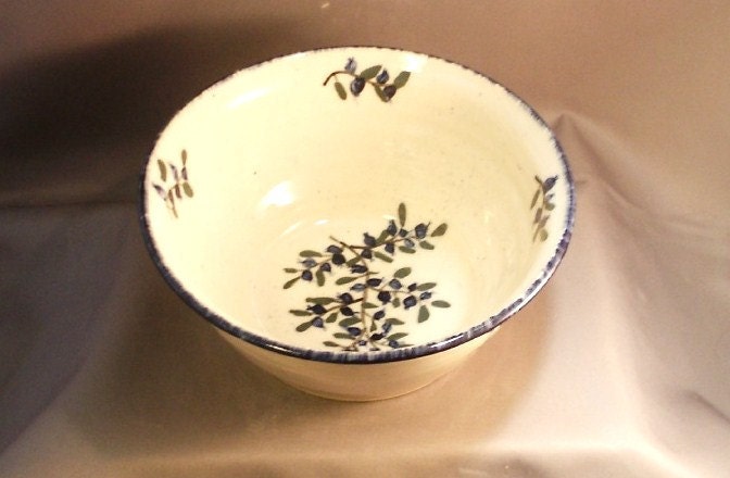 Stoneware Pottery Blueberry Bowl 12BBBOWL10