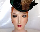 The Florence - Mini green velvet Top Hat bird wing