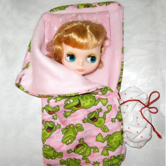 giant frog sleeping bag