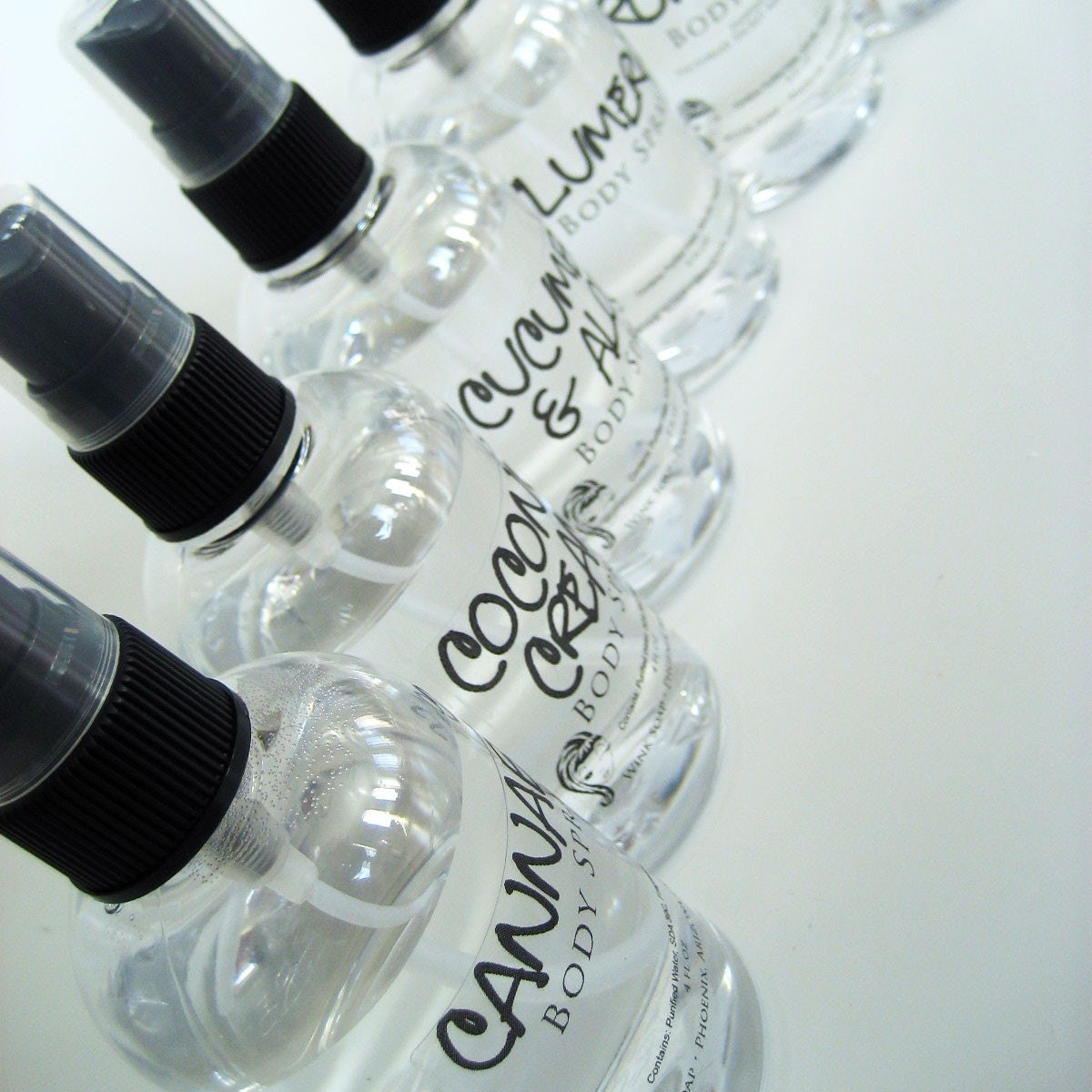 White Ginger & Amber Body Spray . 4 oz . Warm. Vanilla . Amber