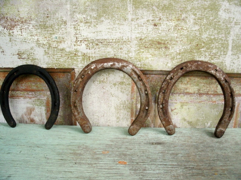 Vintage Horseshoes Primitive Farm House Decor