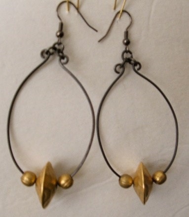 Black Wire Earrings, Black and gold jewelry, Womens jewelry