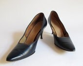 Vintage 1960s Shoes : 50s 60s Navy Stiletto Heels Mad Men Shoes