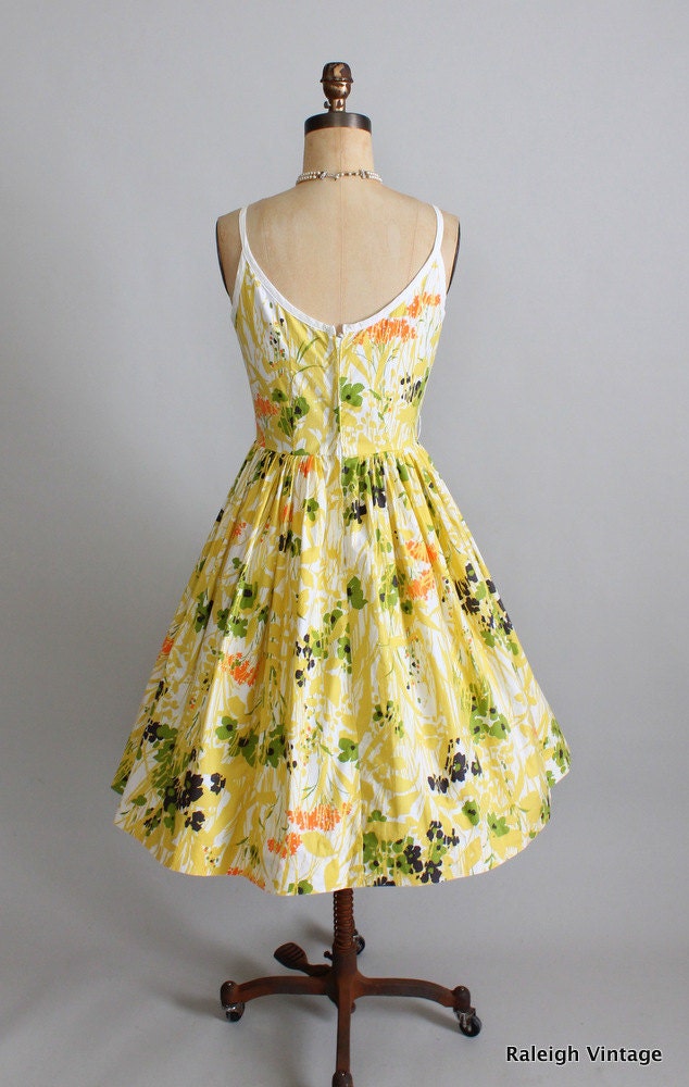 Vintage 1960s Dress : 50s 60s Floral Garden Party Sundress