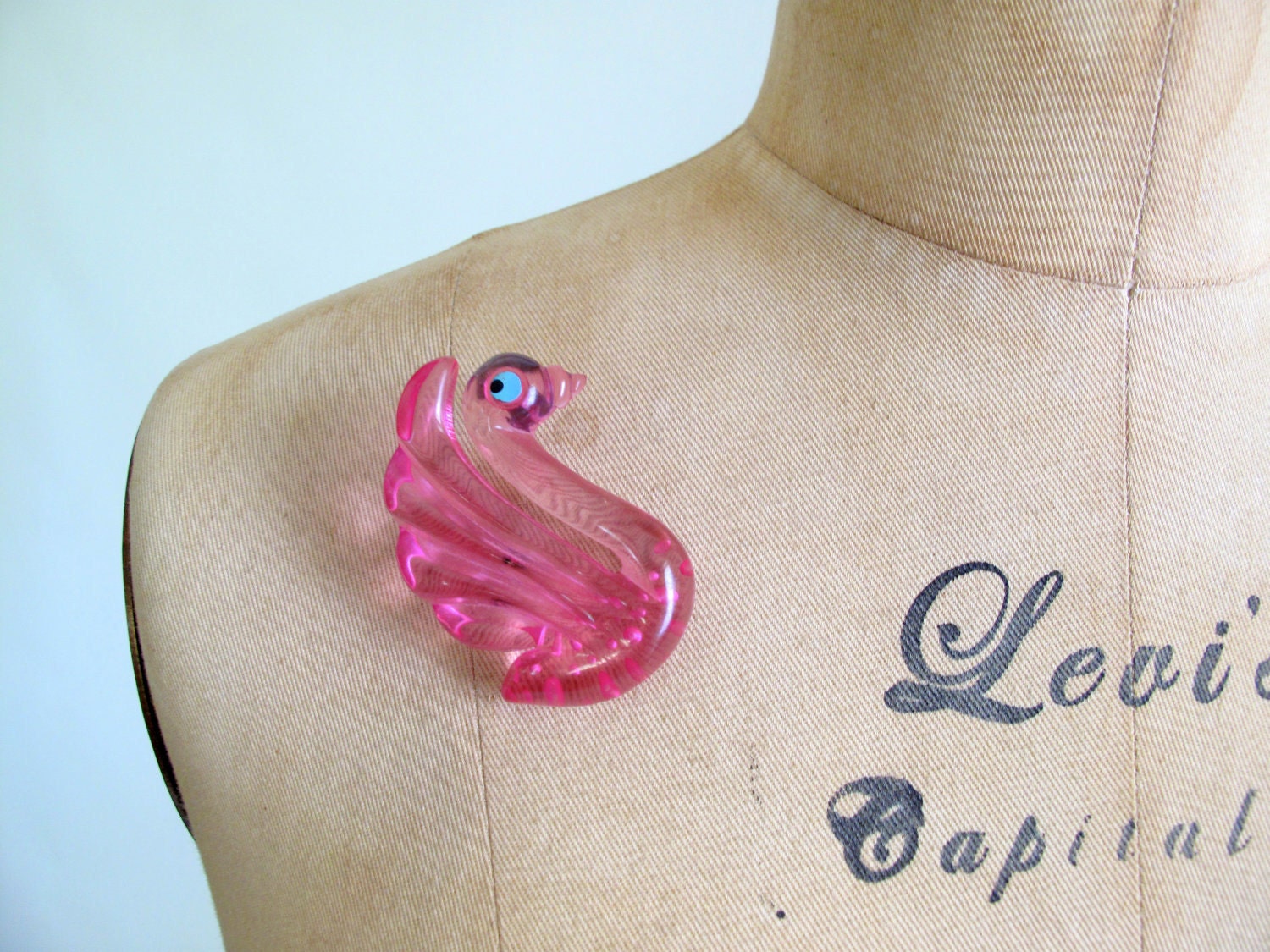 Vintage Lucite Brooch : 1930s 40s Pink Swan Lucite Pin