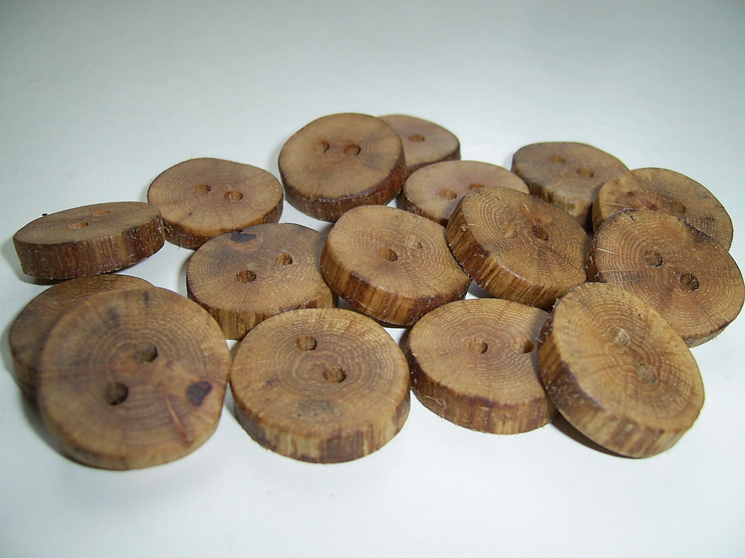 16 Handmade oak wood buttons , accessories (0,87" diameter x 0,16" thick)