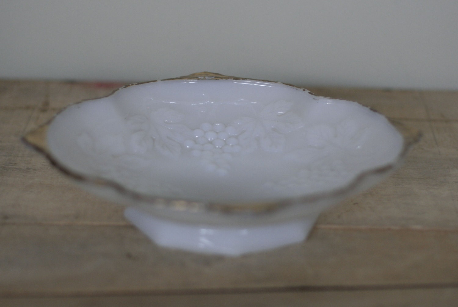 vintage milk glass footed bowl grapes and leaves