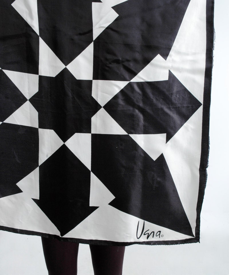 Vintage 60s Geometric ARROWS Black and White VERA Scarf