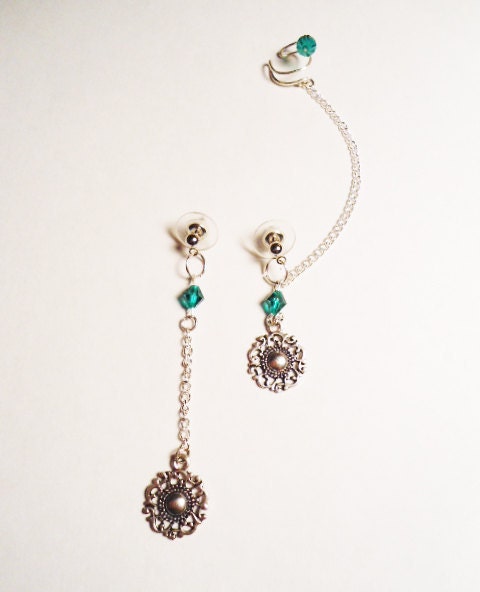 Vintage inspired earring with an ear cuff
