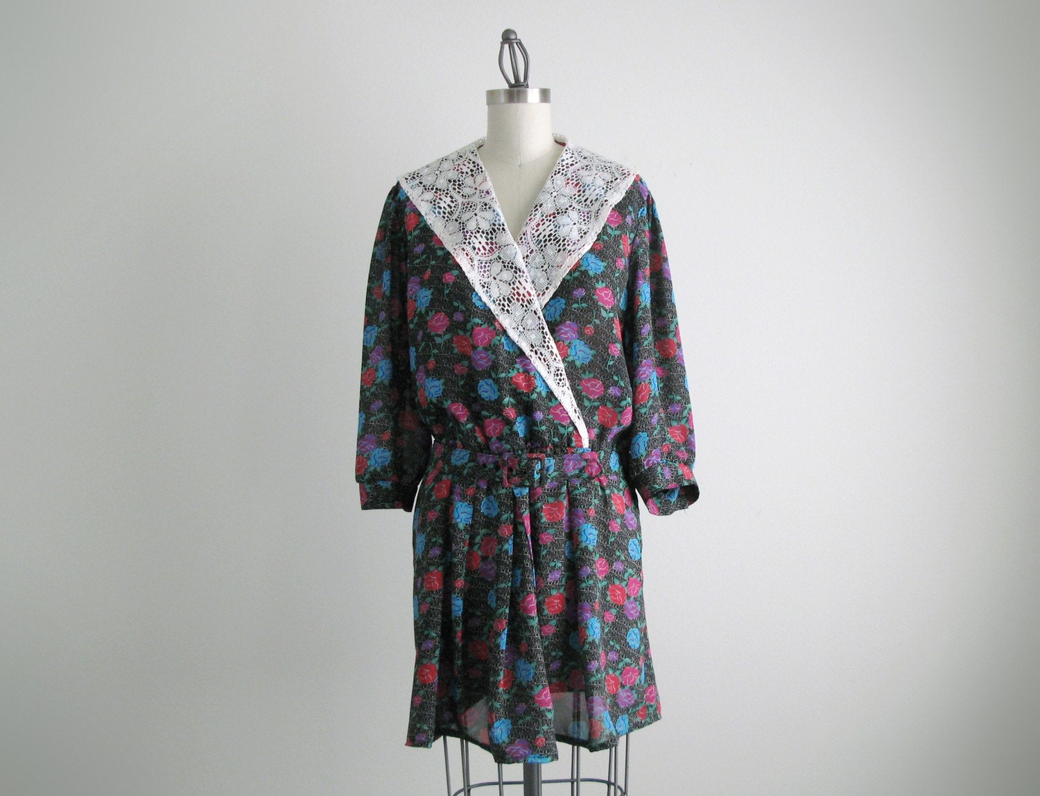 Vintage rose print black dress with white crochet collar. (SALE)