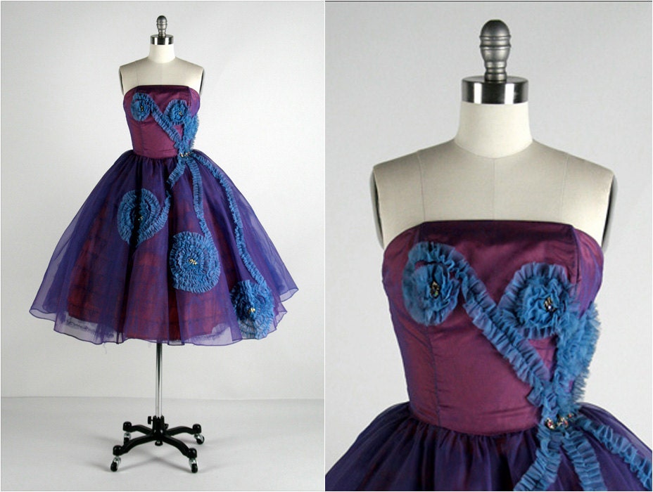 Vintage 1950s Dress . Purple Chiffon . Tulle . Sash . Strapless . Full Skirt . Rhinestones . Brooches . Ruffles . XS/S . 1767