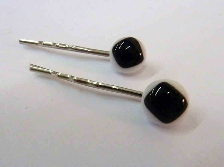 Black and White Ball Glass Hair Pin