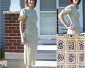 1950s Wiggle Dress, Cotton 50s Asian Characters Novelty Print Fitted Cocktail Day Dress, Belt, Chinese Symbols, Excellent Vintage Small