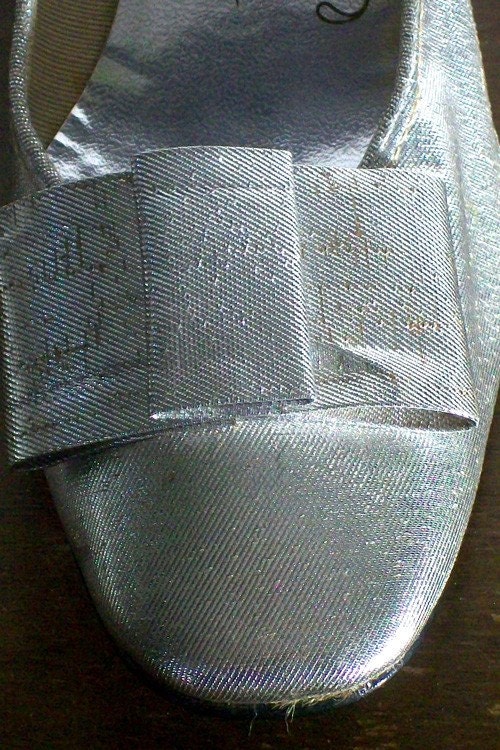 Vintage 1950s Shiny Silver Shoes Size 6.5B