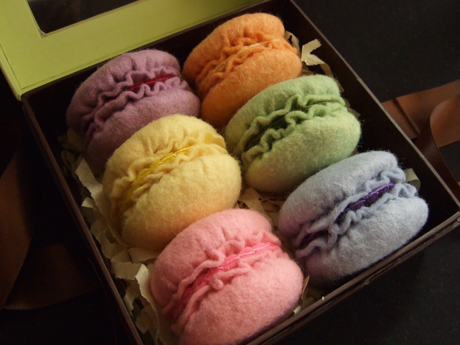 Contoh kerajinan dari Felt: Food Felt- Macarons