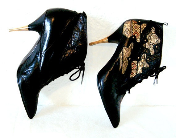 totally 80s Black Leather Gold Metal Stiletto Spike Heels Pointy Pointed Toes desperately seeking hot hot hot ankle boots