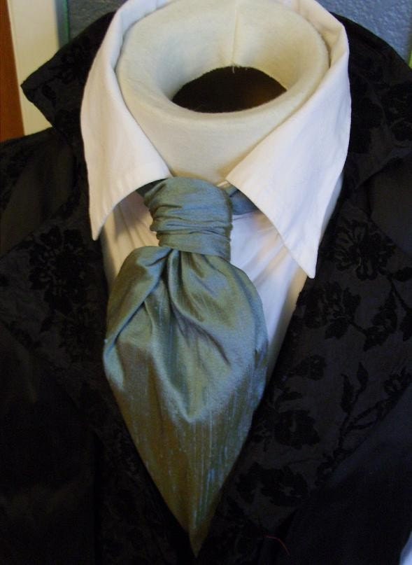 Cravat Ascot