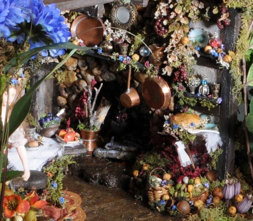 Fairy Dollhouse Oen's Refuge Magical Fairy Tale Fantasy Dollhouse Sculpture