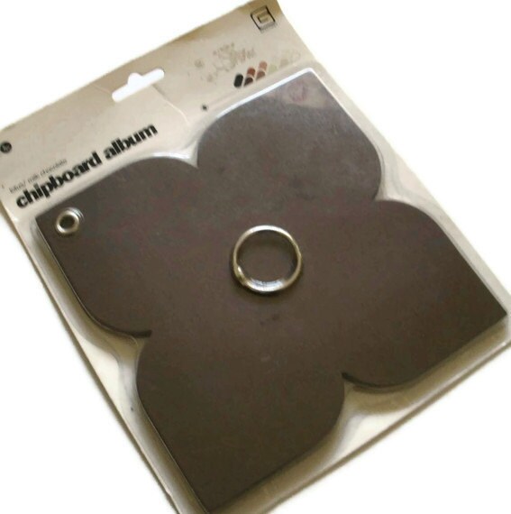 BasicGrey Album, 8 page Lotus milk chocolate ring bound album