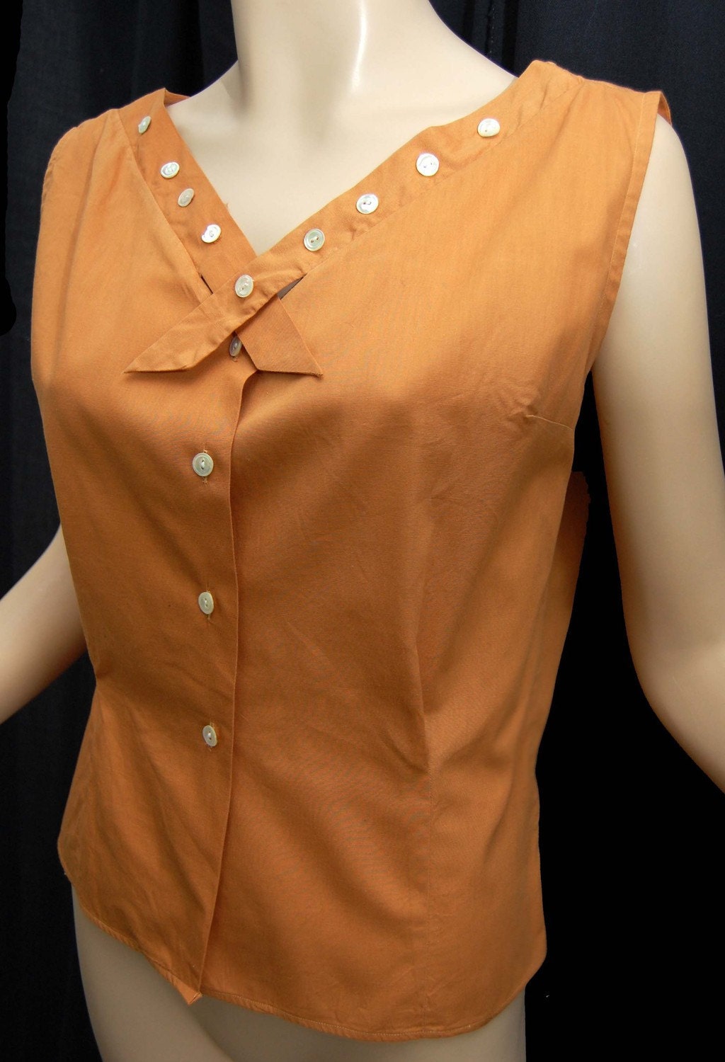 Sweet 50s 60s Vintage Cotton Sleeveless Summer Top in Pumpkin with Pearlized Button Accents