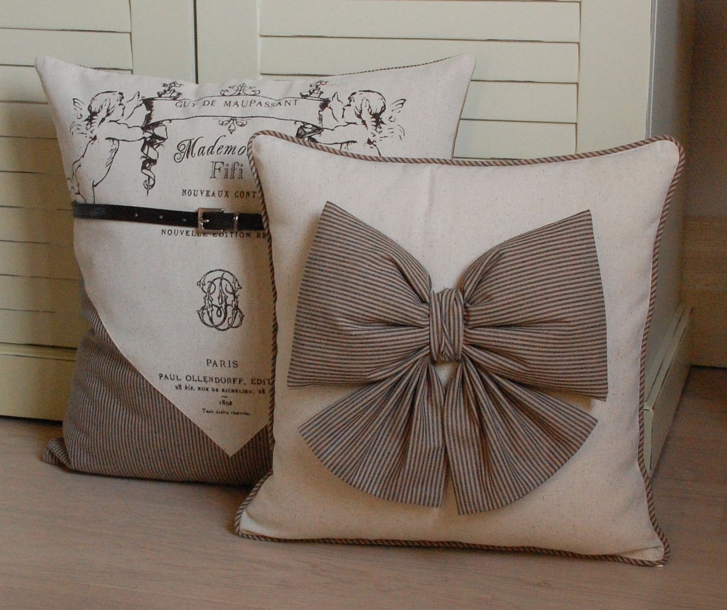 ON SALE puffy bow taupe