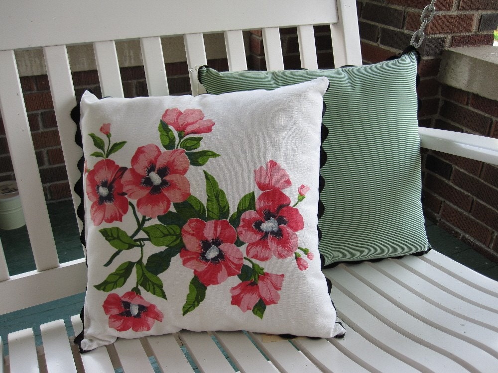 Pillow cover in Vintage Hibiscus fabric