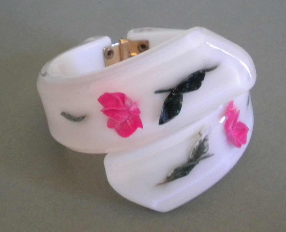 Vintage Lucite Plastic Clamper Bracelet White with Pink Roses