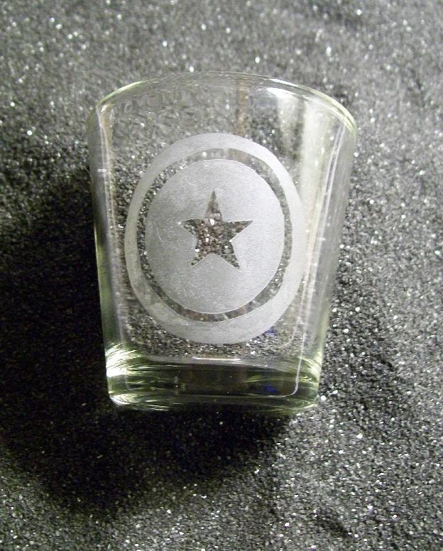 Captain American etched shot glass XL