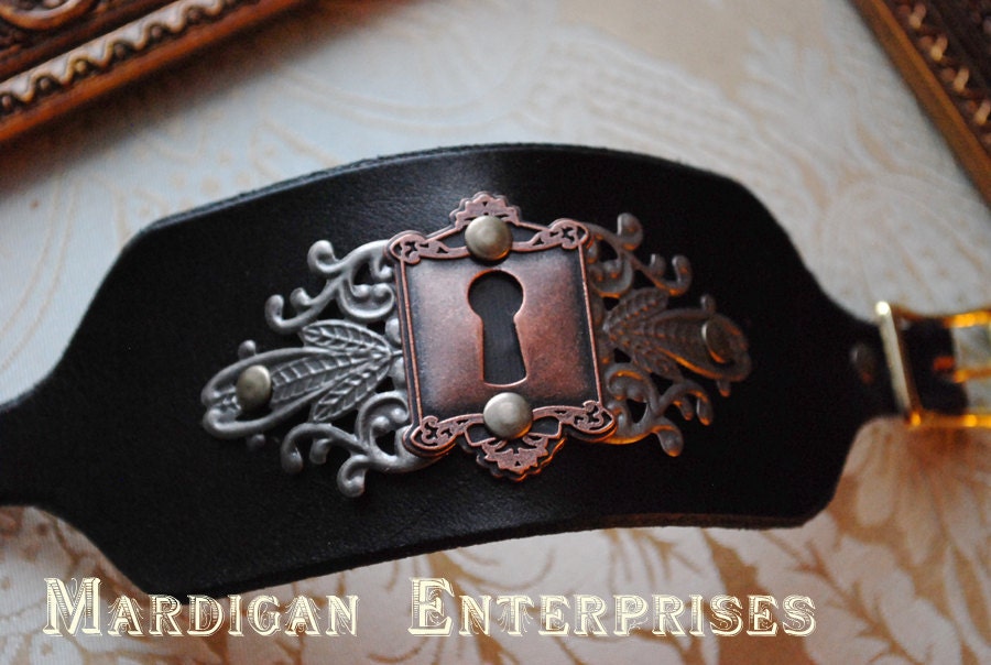 Leather Cuff - keyhole and filigree on black leather