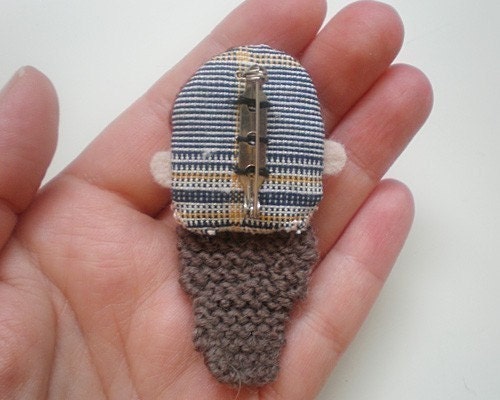 MADE TO ORDER - bearded bloke brooch - embroidered mans face with knitted beard