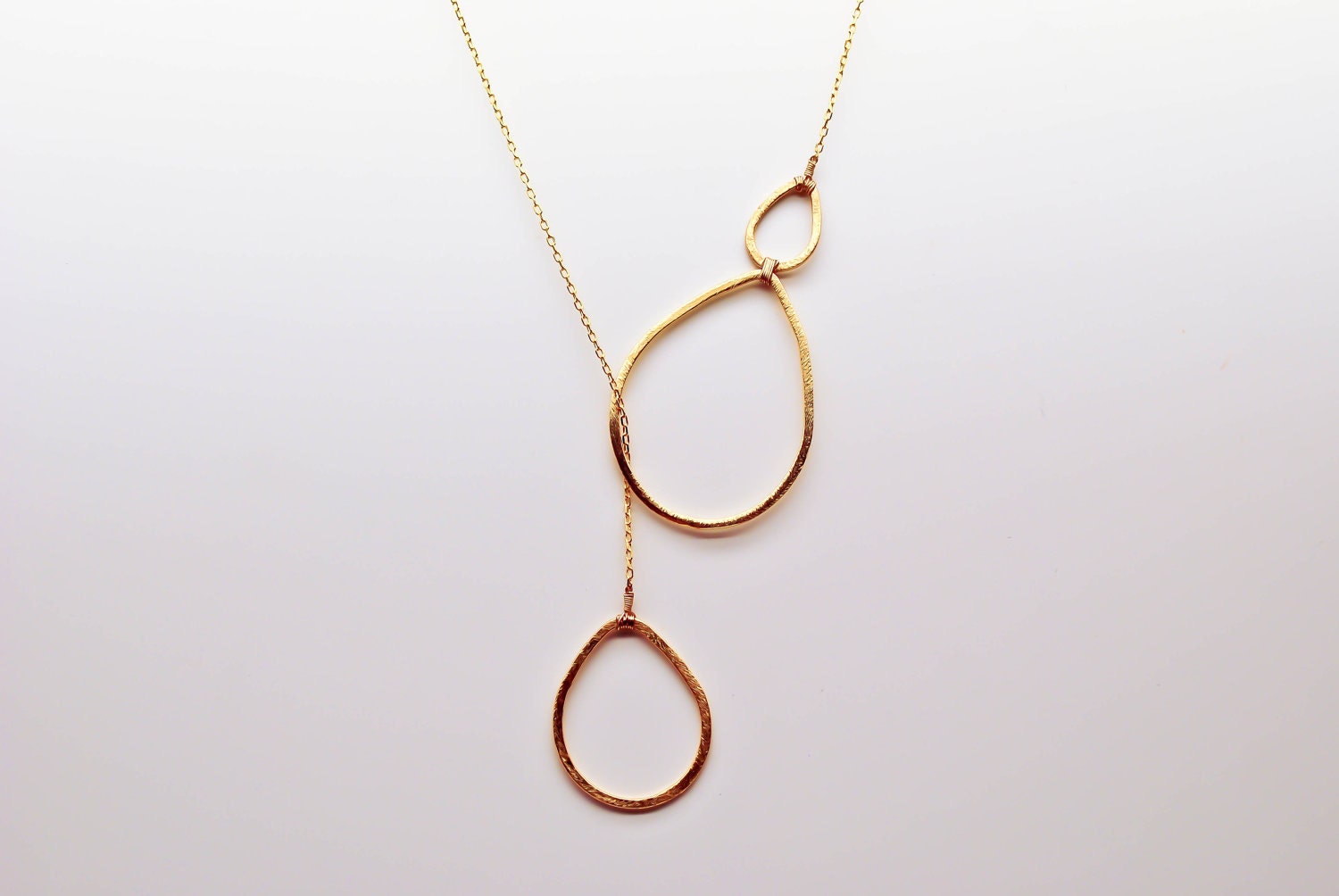 DEW DROPS : Gold Pendulum Necklace