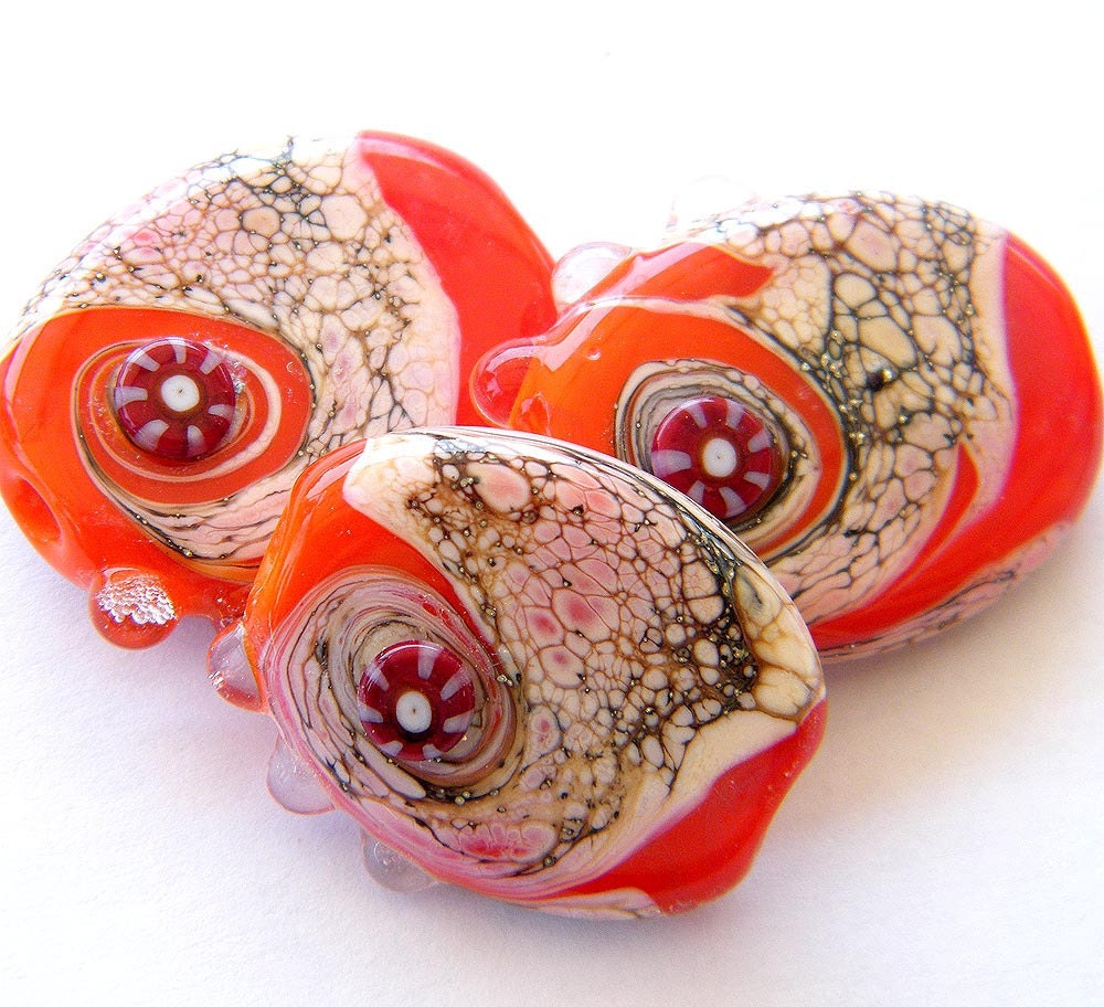 Bindu - Organic Lampwork beads / pendants in red (3)