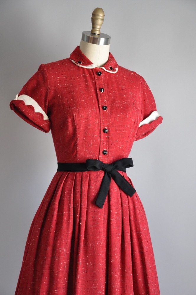 24hr 20% SHOP SALE..//.. vintage rare 1950s sassy red Bombshell Beauty full skirt dress