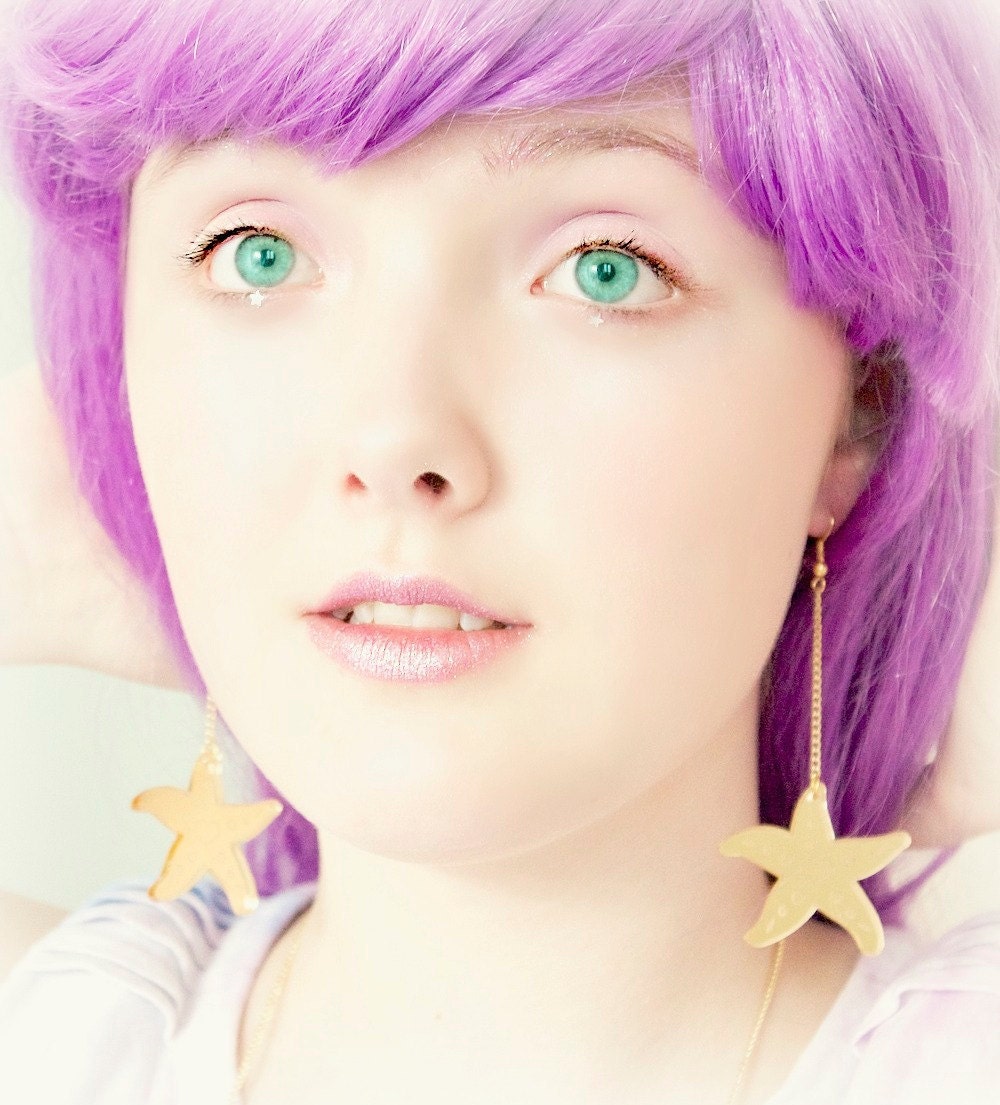 Mermaid Jewelry // Starfish Love Earrings in Gold