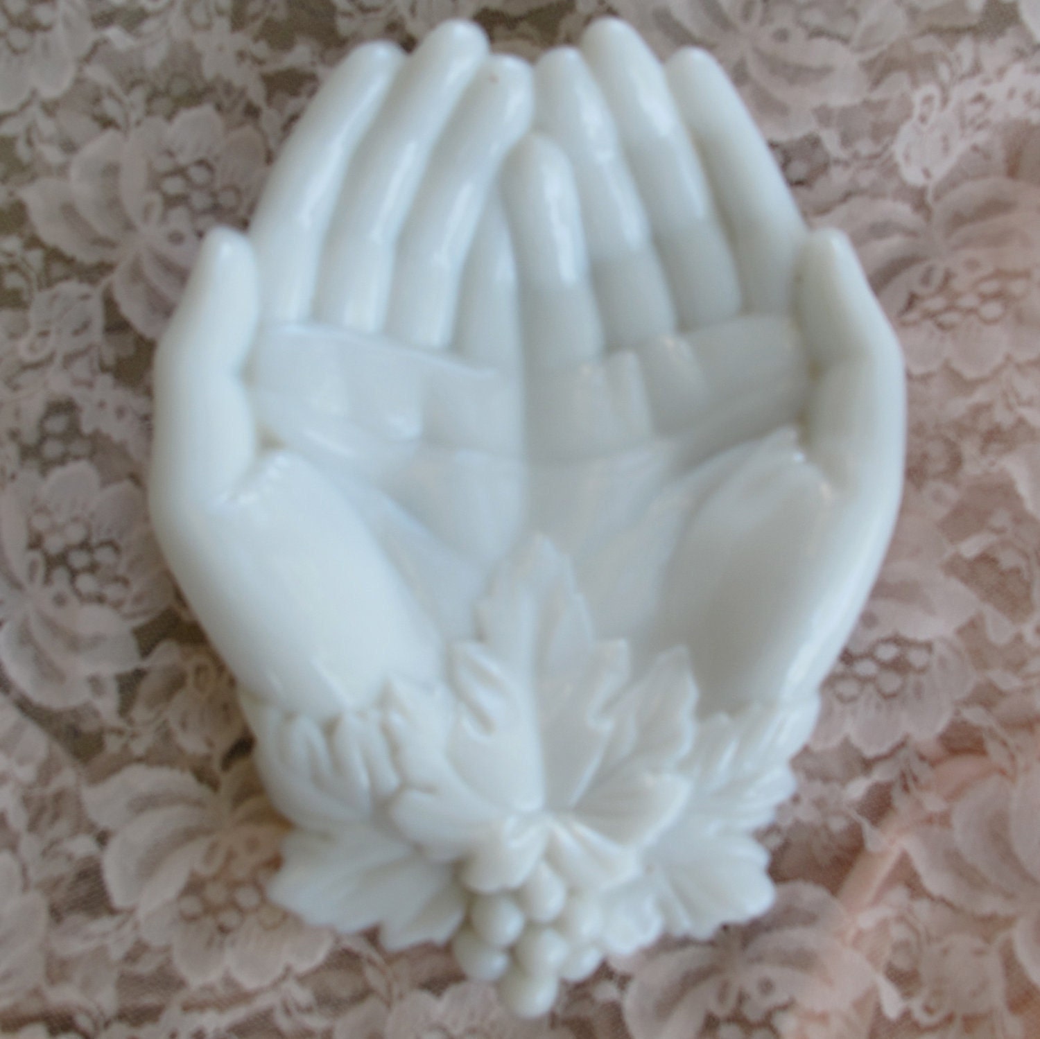 Vintage Westmoreland Milkglass Hands dish