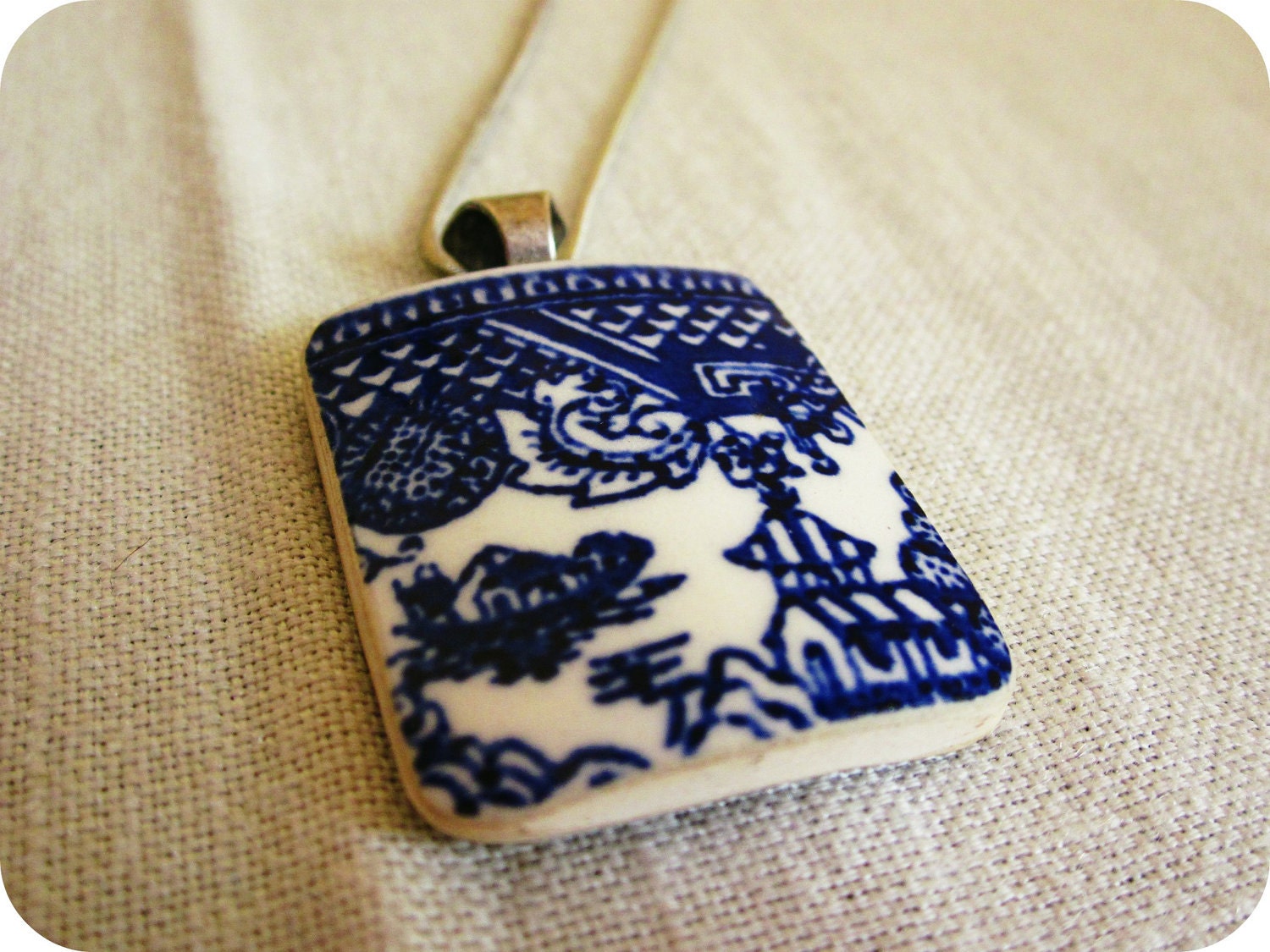 DELFT ceramic pendant necklace