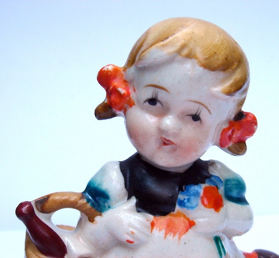 Little girl porcelain figurine - Made in Occupied Japan