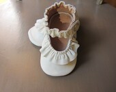 Soft Sole Baby Shoes Ruffled MaryJane Shoe Cream Leather