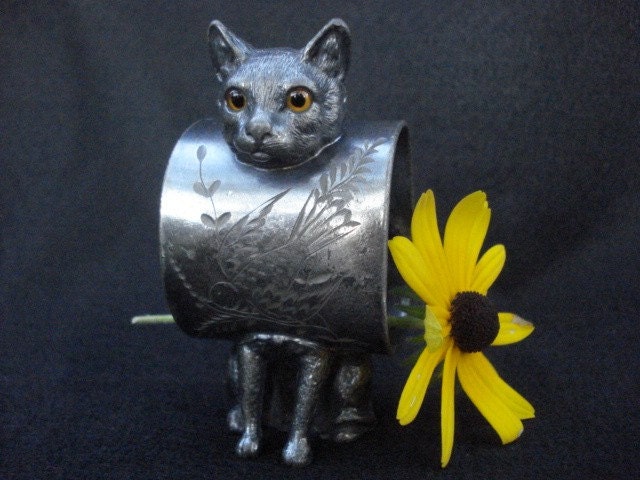 Victorian Figural Cat Napkin Ring With Yellow Glass Eyes Silver Plated